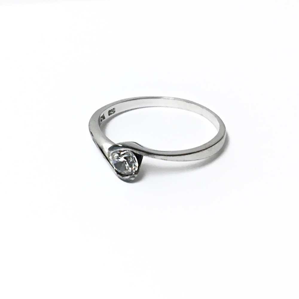 925 Silver Ring with CZ Accent - Picture 5 of 6